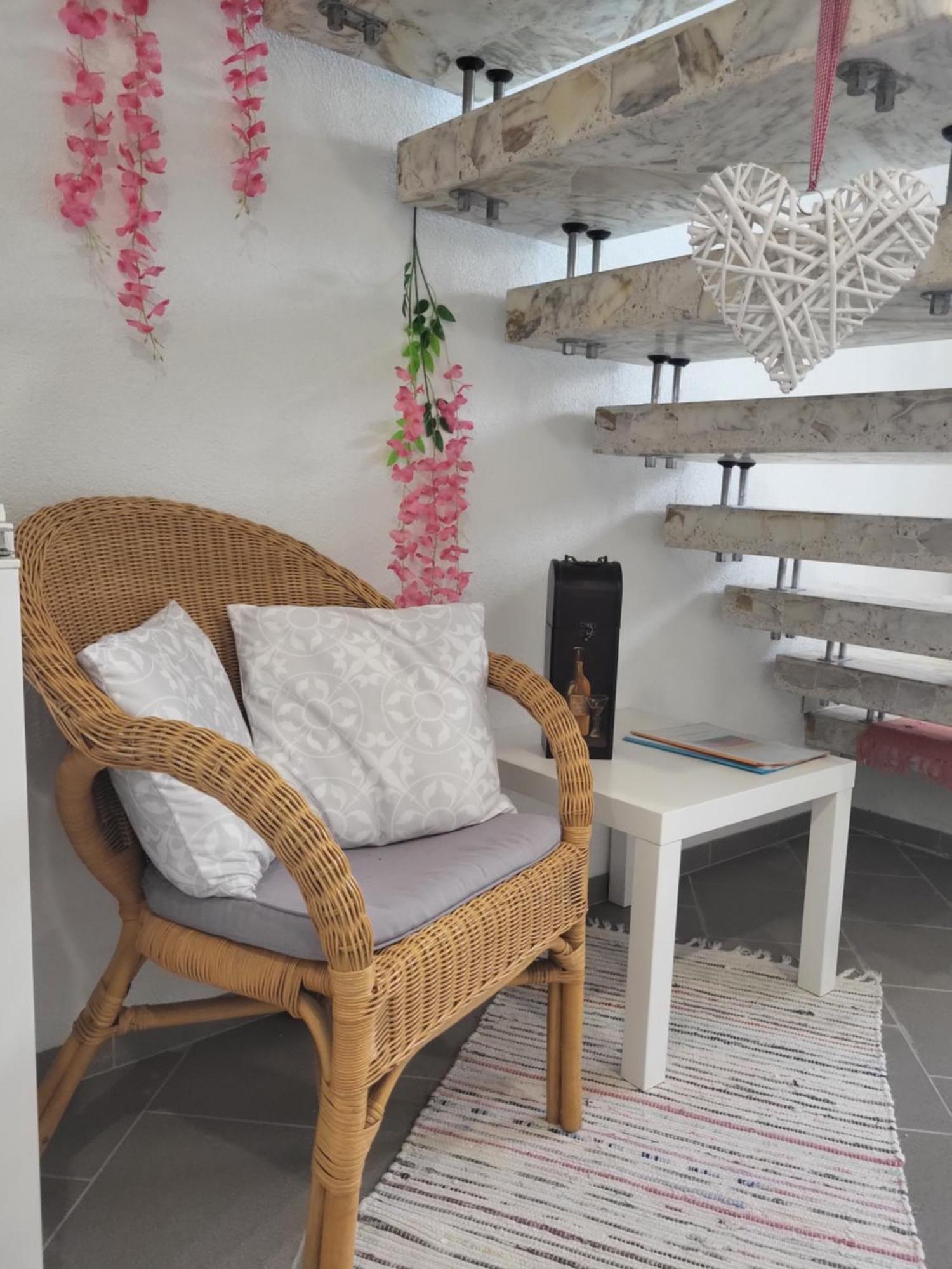 Cozy Charming Theresa Appartement Schmelz Buitenkant foto